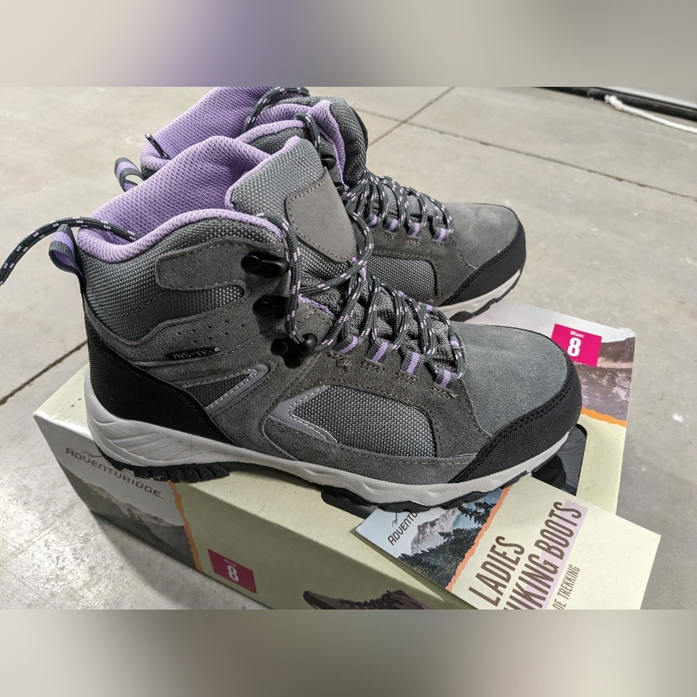 Adventuridge Ladies Hiking Boots Size 8